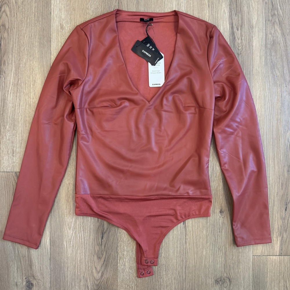 Express Body Contour Faux Leather V-Neck Long Sleeve Bodysuit Rust Small NEW